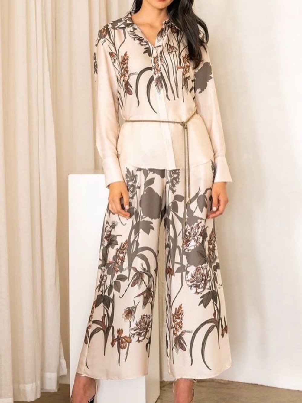 Floral Wide-Leg pants in Cream and Taupe